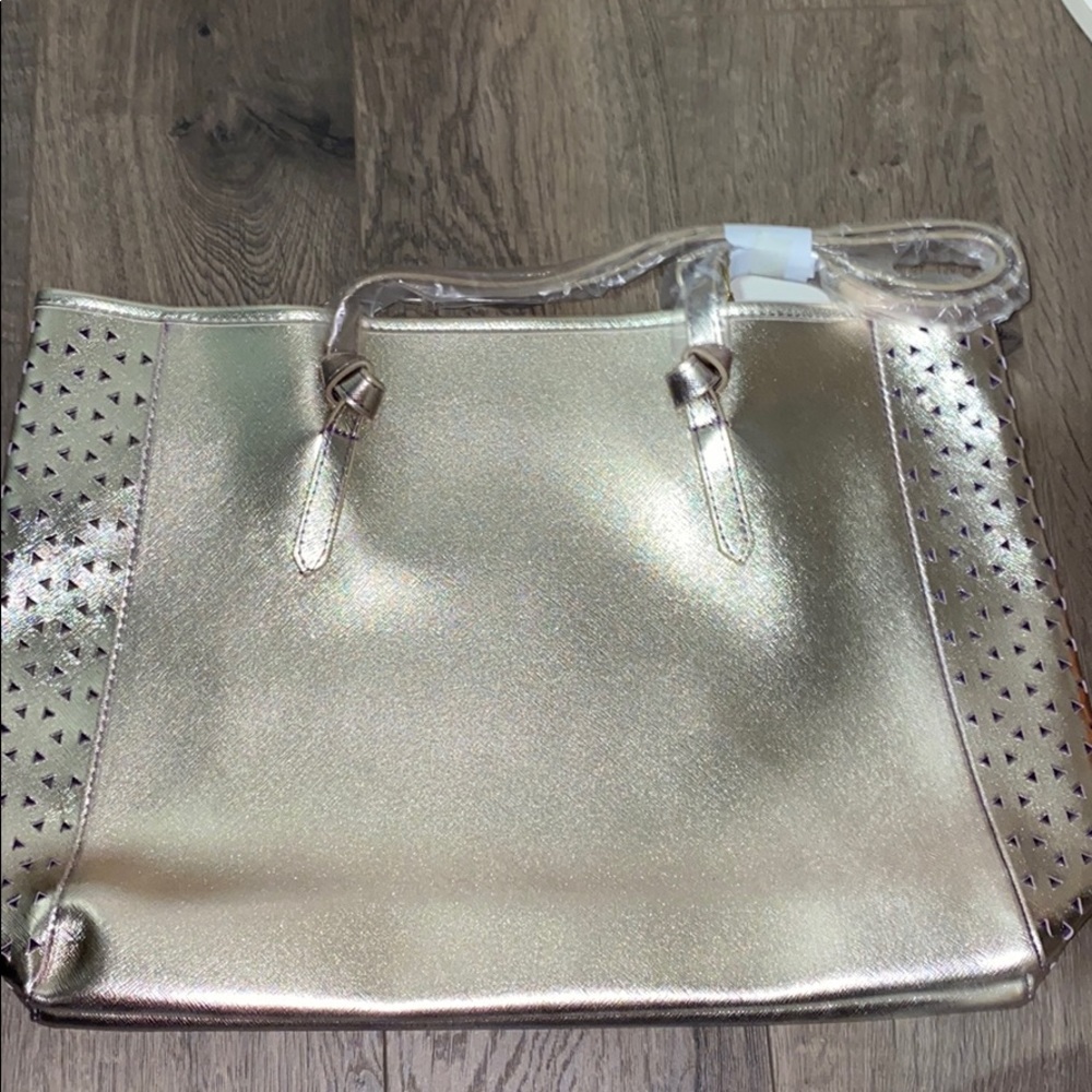 Large gold tote !